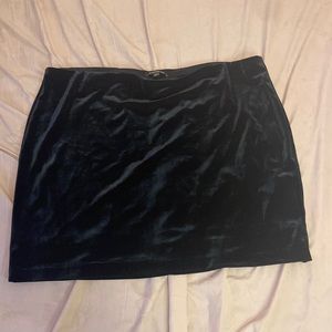 XL black Express velvet bodycon mini pencil skirt